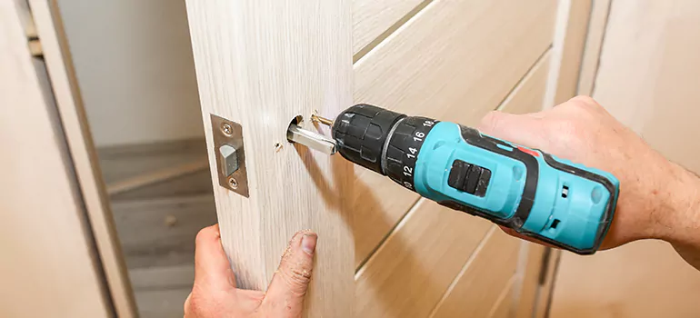 Old Door Knob Repair in Lake Magdalene, FL